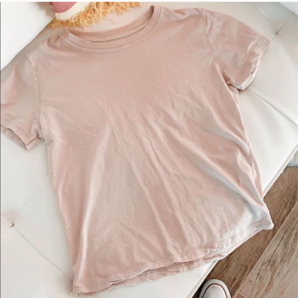 brandy melville shirt bundle! i can crop them too!